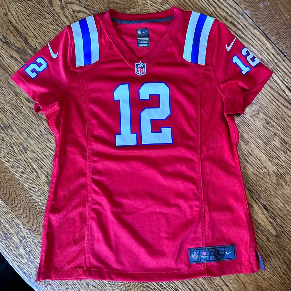 Women’s Medium Nike Tom Brady EUC New England Patriots jersey
